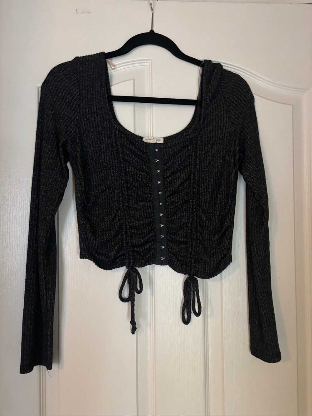 Moa Moa Black Ribbed Hook-and-Eye Long Sleeve Crop Top